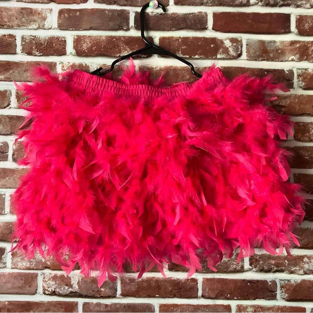 La’ Ros Pink Feathered Mini Skirt Size L.